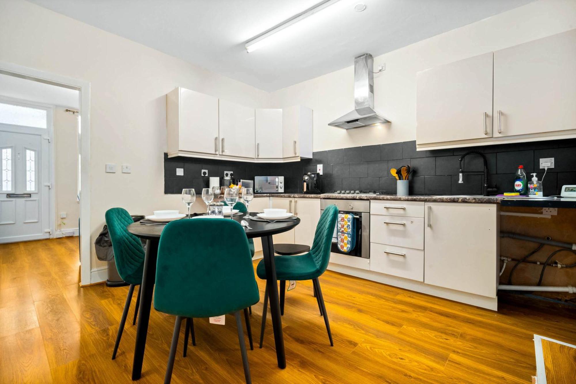 3 Bed House For Contractors & Families And Free Parking Villa Birmingham Luaran gambar